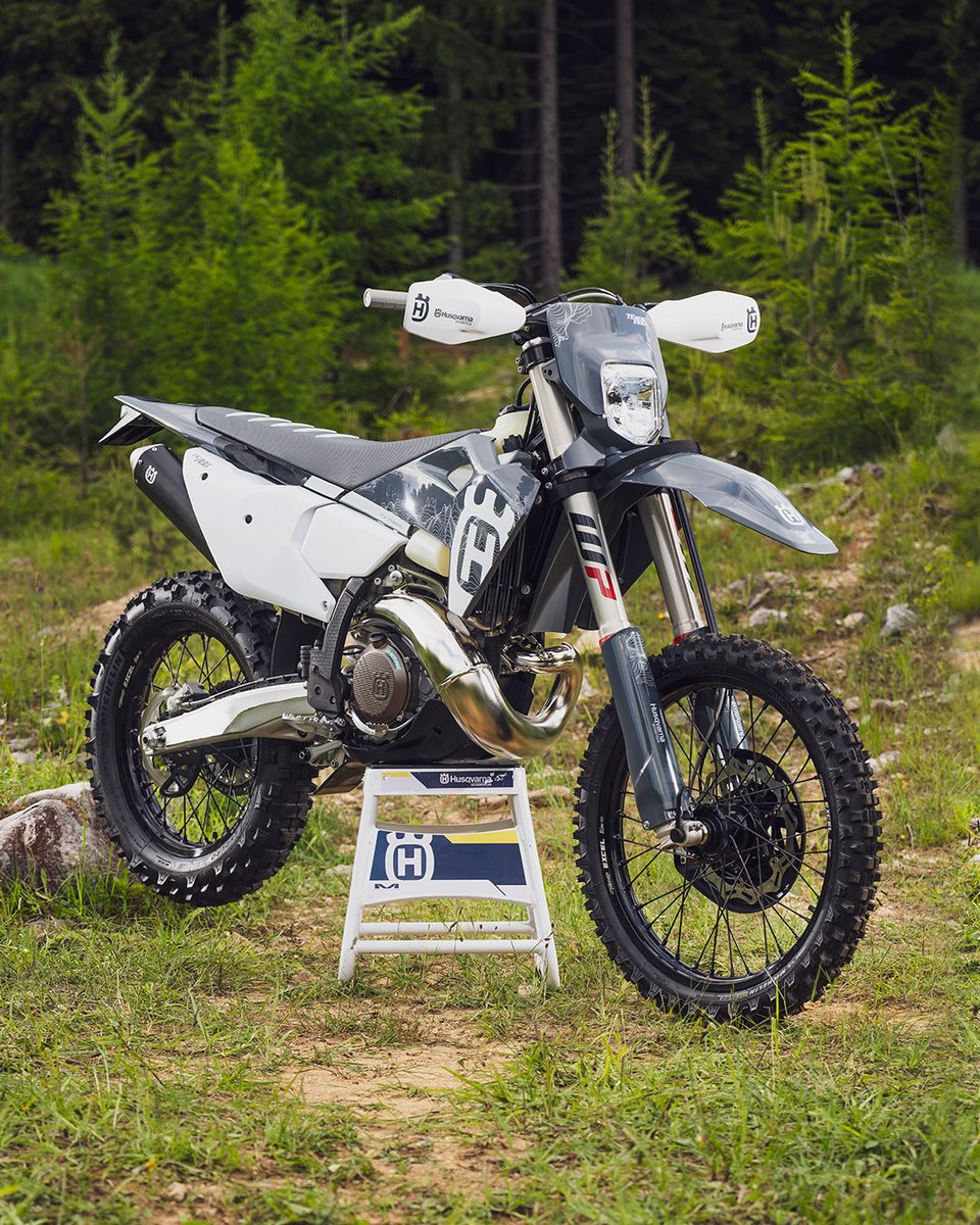 HQV_MotoUK's tweet photo. Based on our groundbreaking 2024 Enduro range, the TE 300 Pro and FE 350 Pro models feature select upgrades to provide that crucial advantage and enhance performance. https://t.co/kMco2alrK7
#HusqvarnaMotorcycles #Enduro #ChangeHasCome #EnduroPro https://t.co/N8BXuyJ5Yk