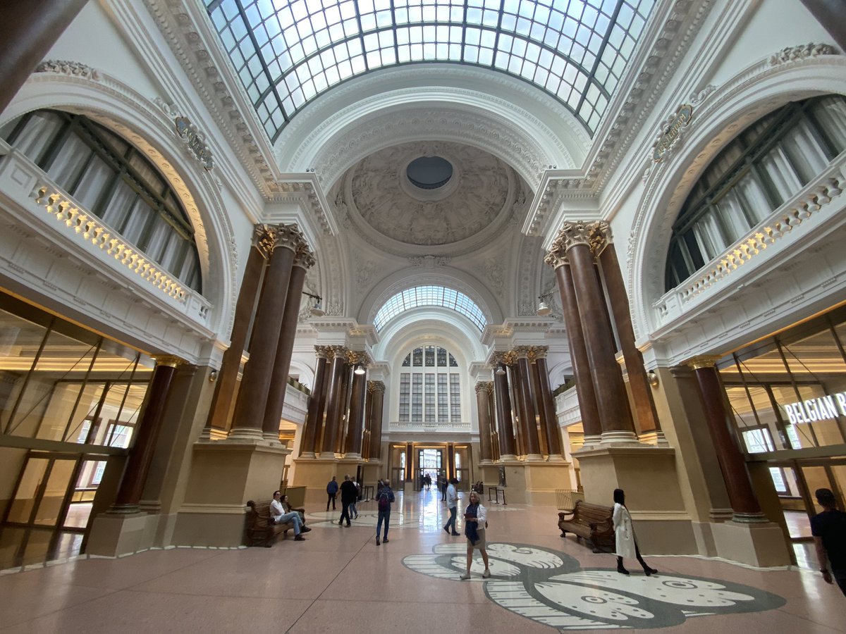GeoffroyCoomans's tweet photo. Ouverte depuis moins d’une semaine, la nouvelle galerie au cœur de la #Bourse pue l’odeur d’égout chaque après-midi, quel dommage pour un projet aussi exorbitant 😷
#bruxelles #egout #puanteur https://t.co/pLCkscFv0O