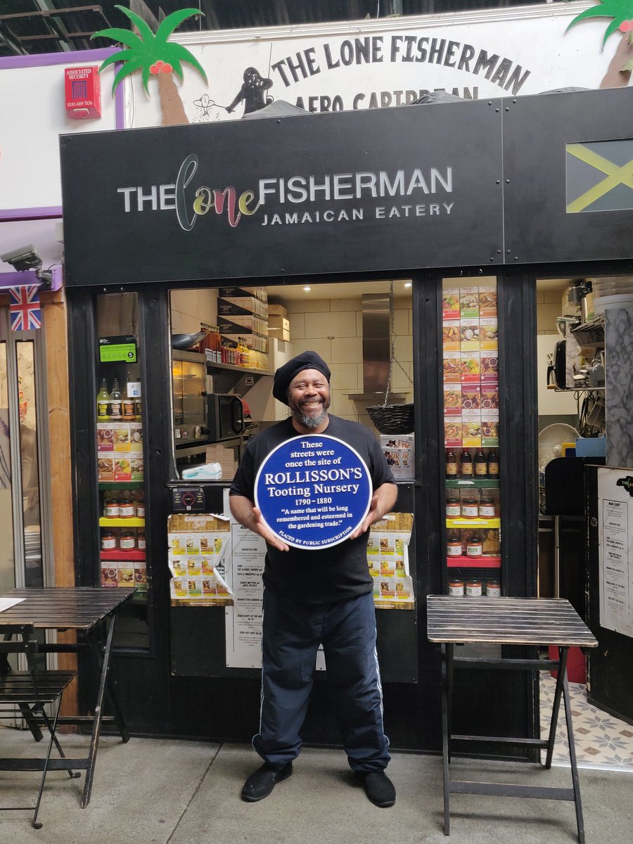 tootingrastacc's tweet photo. #tooting #Rasta #cycleclub
here's the wonderful Chris #thelonefisherman with #thelostnurseryofbloomingtooting blue plaque
give thanks for the support
we're celebrating our #rollisson horticultural history here on #planettooting
#peace #love and #flowertothepeople
β€οΈππ https://t.co/lY2U168vz6