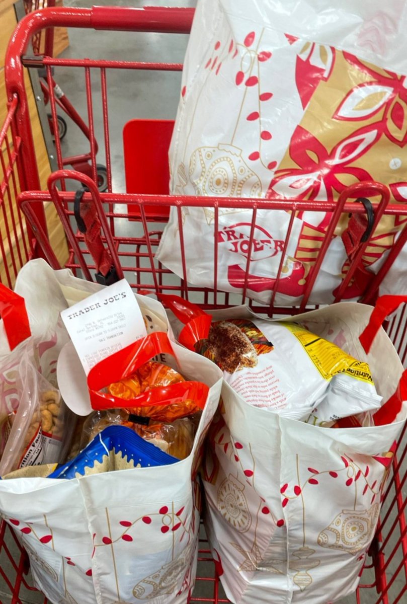 chefanaitaasays's tweet photo. when you really resist buying a hell lot of things and still end up with three gigantic bags!!! 🍁
#fallhaul https://t.co/jdwuaP5Kuz