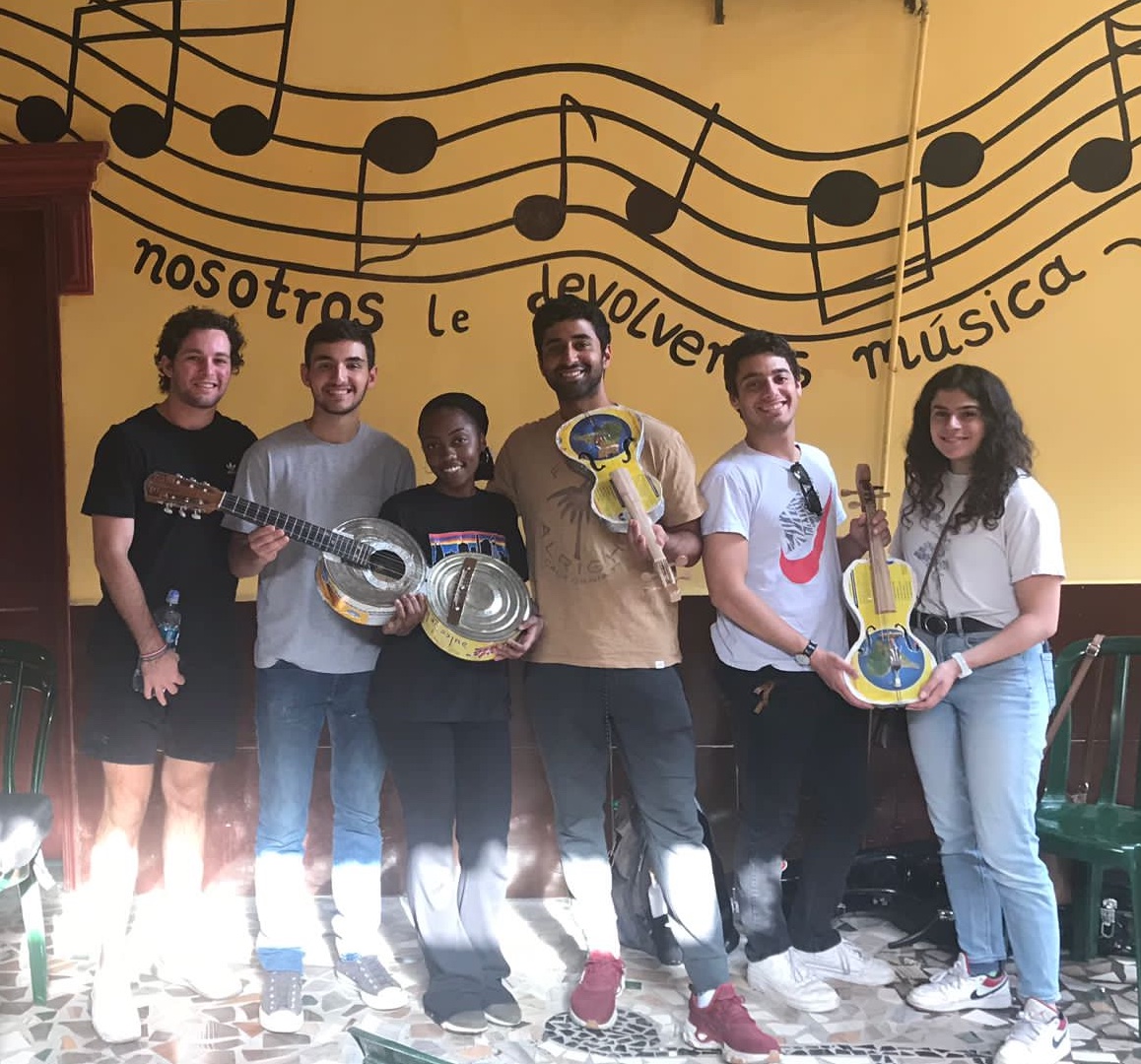 christinefolch's tweet photo. DukeU students made their own instruments from recycled refuse in #Cateura, Paraguay's massive landfill. This is creativity, rethinking waste & the power of music.
Also: Duke students are awesome. #Duke #DukeEngage https://t.co/h9UFtTz2Ji