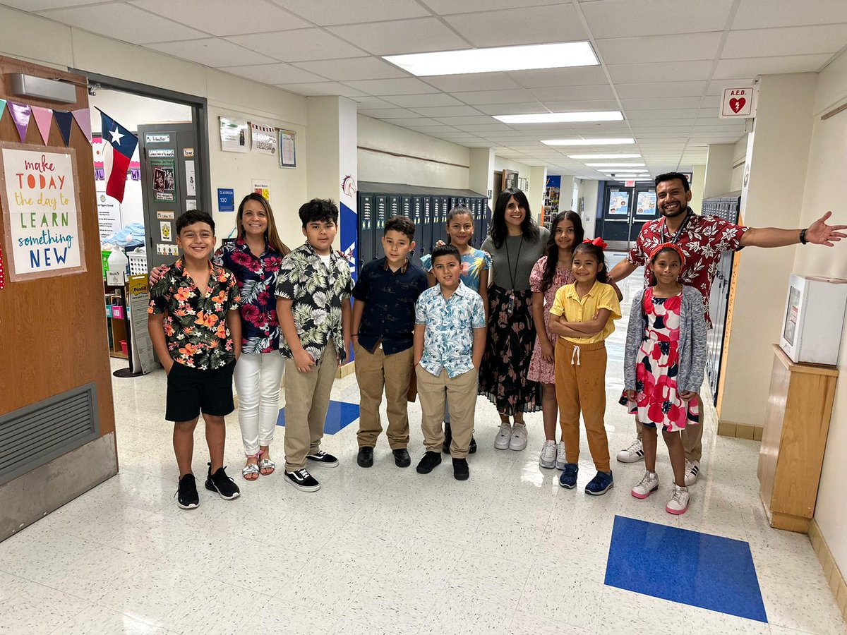 ProfeHernandez2's tweet image. Attendance Matters at G. W. Truett! #AttendaceMatters @Padilla_AA @GabrielleMErvin @JackieMarieRod @ACEDallasISD