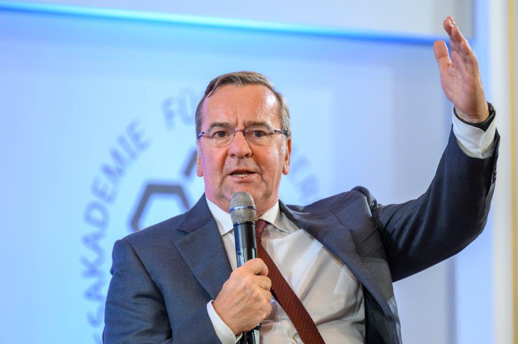 Heute Minister #Pistorius zum Sicherheitspolitischen Gespräch an der <a href="/BAKS_Bund/">BAKS</a> mit <a href="/BAKS_President/">BAKS-Präsident</a>.