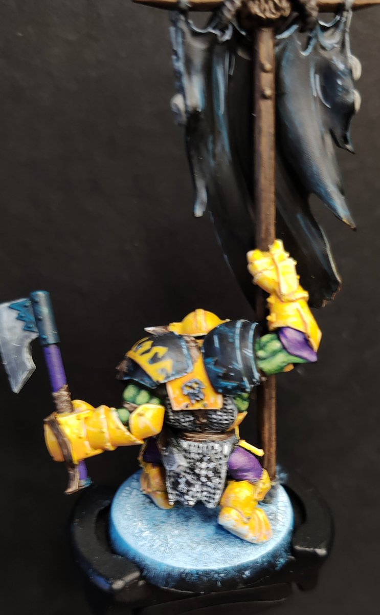 Farbencio's tweet photo. Ando perdido sin los directos...pero no dejo de pintar😅 Aquí os dejo el Orko de la #miniofthemonth . Espero que os guste el freehand, que no estoy acostumbrado. #WarhammerCommunity #warhammer https://t.co/tRkdZxQuUE