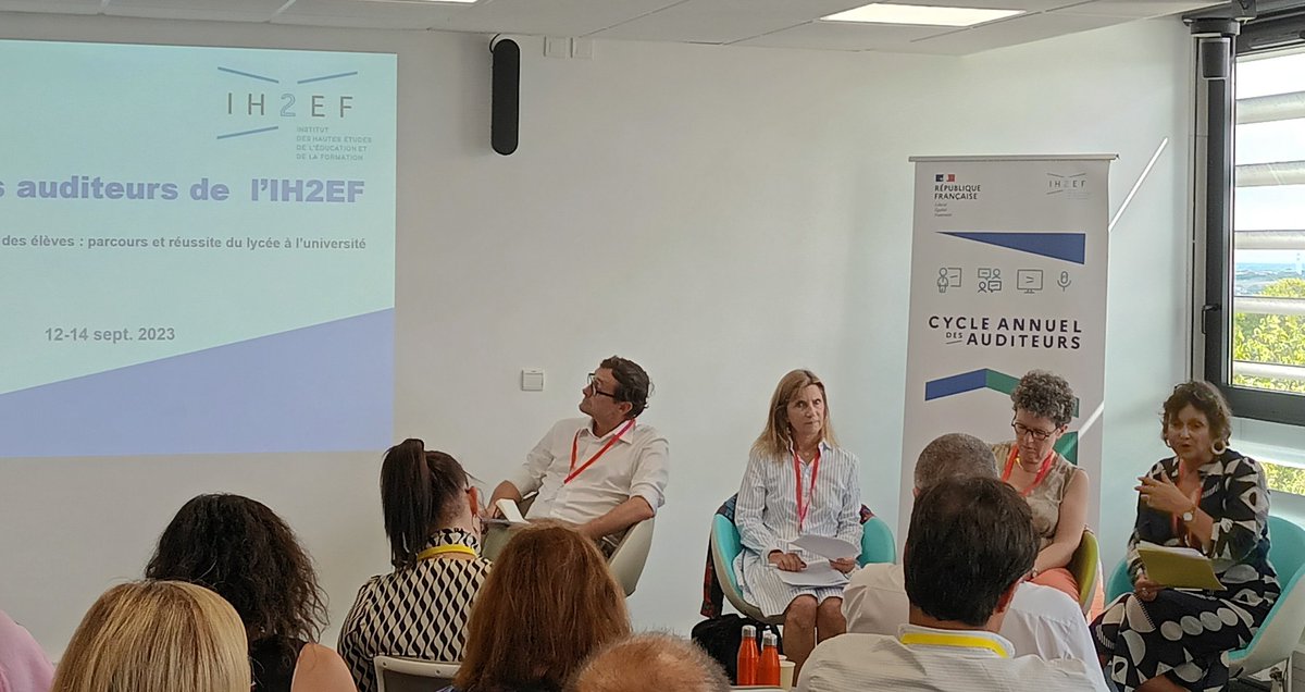 nicdurupt's tweet photo. Les #auditeurs #cycle @Ih2ef croisent les 👀 sur l'orientation
#mythes, #représentations et #conceptions de différents acteurs avec @Onisep @epafrance ➕️ universitaire https://t.co/oylVLlhTeo