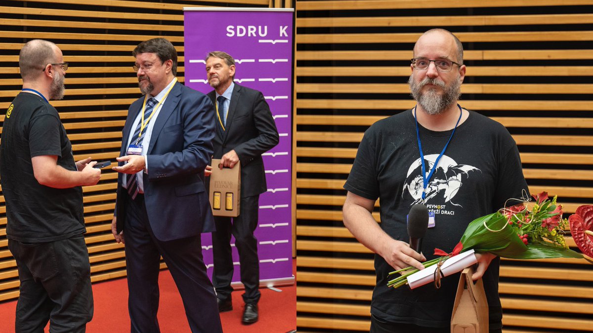 KnihovnaPraha's tweet photo. A je to tady! Miloslav „Míla“ Linc z MKP dostal po zásluze od SDRUK cenu Zdeňka V. Tobolky, nejdůležitější české knihovnické ocenění vůbec! Dostal ji mj. za svou neúnavnou snahu přiblížit knihovnu lidem a za sousedskou dílnu DOK16 na Náplavce. Blahopřejeme! 🏅👏👏👏 https://t.co/Dex9YrqDiq
