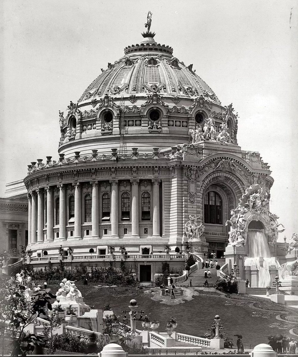 MYLUNCHBREAK_'s tweet photo. ST LOUIS

BUILT IN 1 YEAR.

HAVE YOU SEEN 

ANYTHING CLOSE TO THIS 

BUILT EVER AGAIN? https://t.co/qZFWpSChuf