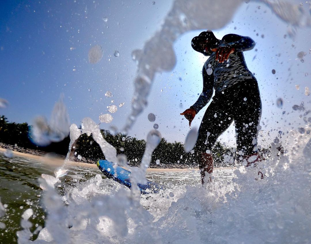 kadalsurfschool's tweet image. From the milestones we've achieved to the incredible community that supports us, it all started with the inaugural lessons at Kadal Surf School in Malpe, Udupi🤙

🤔Do you remember the first time you took your first steps as a child? 

#FirstBatch
