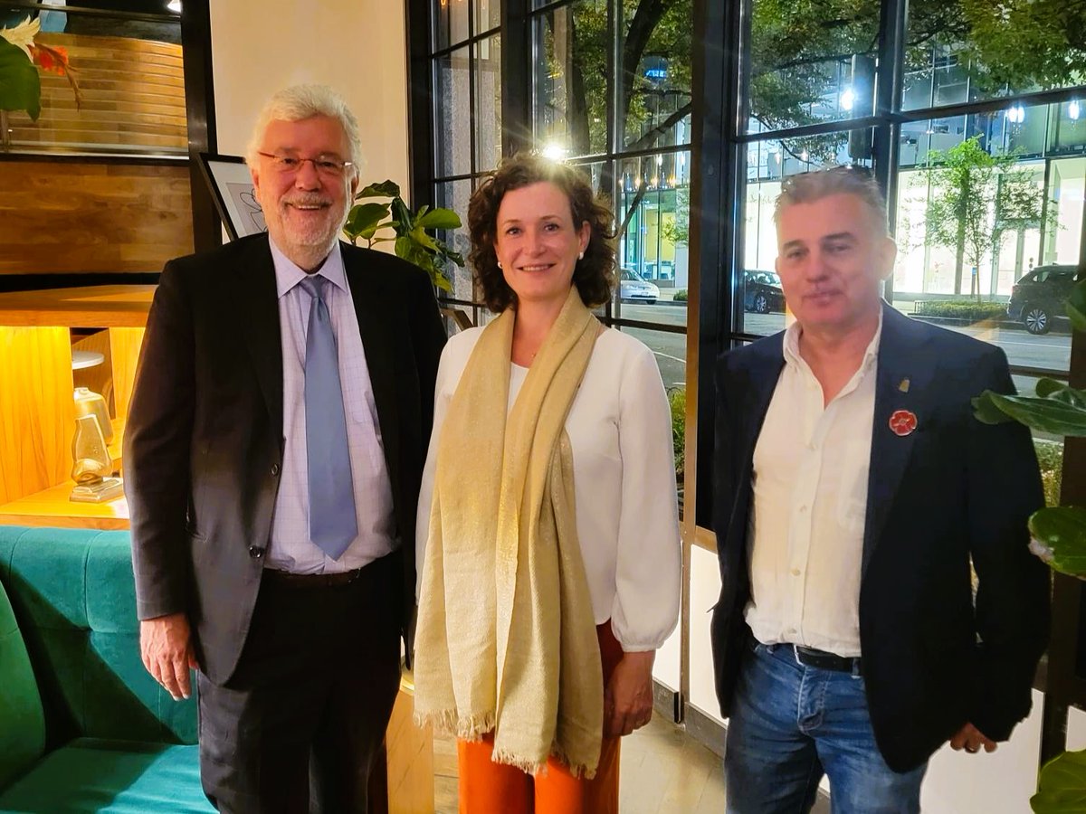 Frédéric Bernard (@beambusa) on Twitter photo Most honored to be invited by Flanders Gen Rep Yves Wantens, joined by Prof Matthias Matthijs, for a captivating discussion with <a href="/JulieBynens/">Julie Bynens</a>, Secretary Gen <a href="/Flanders_DFA/">Flanders DFA</a>, on current 🌐affairs & Flemish/Belgian policies that further bolster our excellent relationship with the US. Most honored to be invited by Flanders Gen Rep Yves Wantens, joined by Prof Matthias Matthijs, for a captivating discussion with <a href="/JulieBynens/">Julie Bynens</a>, Secretary Gen <a href="/Flanders_DFA/">Flanders DFA</a>, on current 🌐affairs & Flemish/Belgian policies that further bolster our excellent relationship with the US.