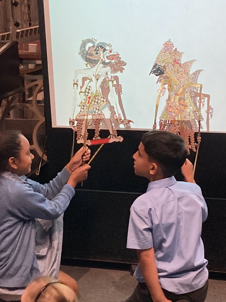 Year 3 have had a fantastic Super Start learning about Indian Shadow Puppets at the Pitt Rivers Museum in Oxford. @Pitt_Rivers #WeAreEtonEnd