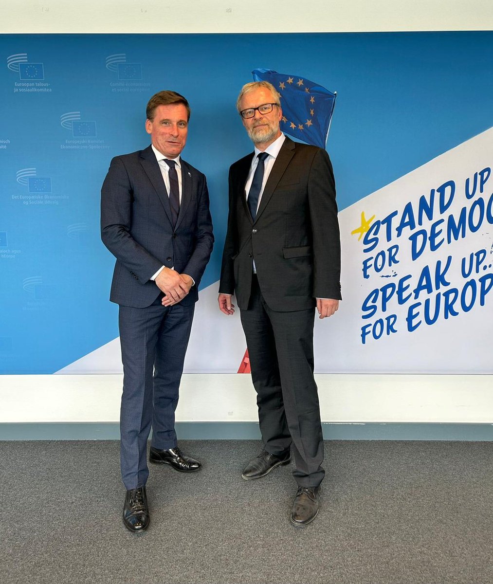 oliverroepke's tweet photo. Herzlichen Glückwunsch, lieber Botschafter @t_oberreiter zum Amtsantritt als 🇦🇹 Ständiger Vertreter in 🇪🇺.
Danke für das herzliche Gespräch im #EWSA und Deine Unterstützung.
Freue mich auf eine gute Zusammenarbeit.
#SpeakUp4EU #enlargement https://t.co/LqurNPaAqa