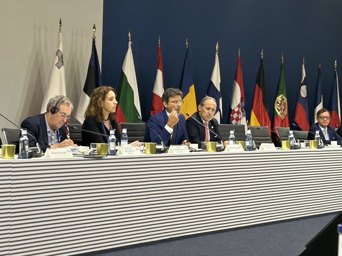 Hablamos de #AccionesColectivas con <a href="/izverniceanu/">Ileana Izverniceanu</a> <a href="/consumidores/">OCU</a> <a href="/EugenioRibon/">Eugenio Ribón</a> <a href="/BallugeraCarlos/">Carlos Ballugera</a> Malgorzata Posnow-Wurm <a href="/marcoscialdone/">Marco Scialdone</a> <a href="/euroconsumers/">Euroconsumers</a> 

Encuentro bajo la Presidencia Española @eu2023es <a href="/CCU_Consumo/">CCU</a> <a href="/EU_EESC/">European Economic and Social Committee</a> <a href="/CSOGroupEESC/">Civil Society Organisations' Group of the EESC</a> 

  <a href="/asufin_/">Asufin</a>  <a href="/VeroniRguez/">Verónica Rodríguez</a>