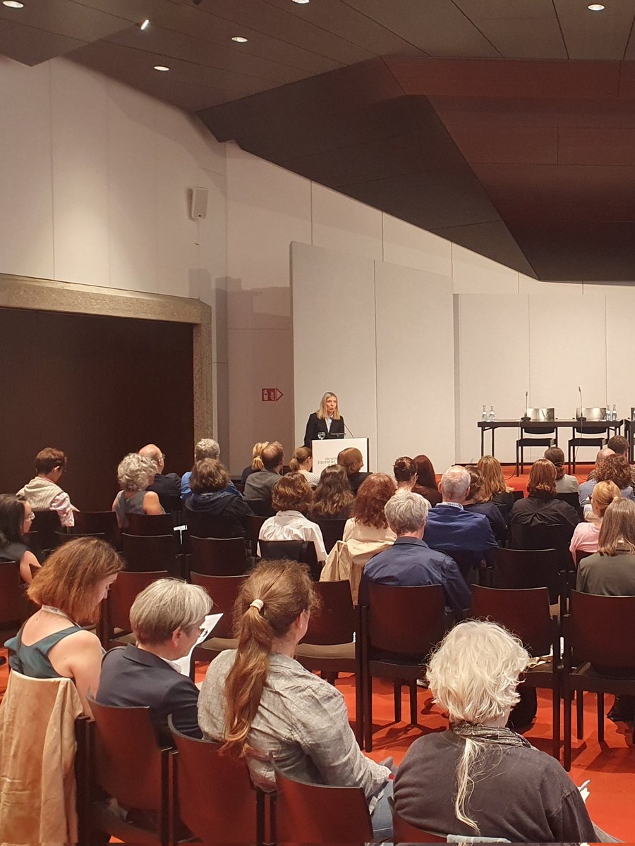 DLAMarbach's tweet photo. Natalie Maag, Leiterin Bibliothek im DLA, und Thomas Arndt, Stellvertretender Vorsitzender ASpB (@ASpB_news) eröffnen die 39. ASpB-Tagung, heute und morgen im #DLAMarbach. Wir freuen uns auf anregende Diskussionen! Programm: https://t.co/T1gWFAXGii https://t.co/gLEbsq7tai