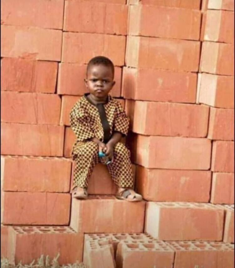 Mineih416's tweet photo. @KeletsoMss Bathi wenzen ungwana skolo https://t.co/XJCWKAjqqj