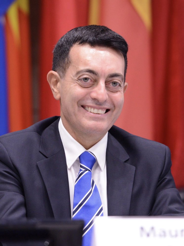 FabrizioLobasso's tweet photo. 📣 Splendida affermazione professionale per il “nostro” Mauro Miedico, nuovo Direttore del Centro #ONU per la prevenzione del #terrorismo in #UNCCT 📣
Miedico è un avvocato italiano. Ha collaborato con l'Organizzazione delle Nazioni Unite #UN dal 1996, negli #StatiUniti, in #Austria, #Haiti, #Serbia, #SierraLeone e #Colombia, 🇺🇳🇺🇸🇭🇹🇷🇸🇸🇱🇦🇹🇨🇴ricoprendo diversi incarichi - tra gli altri - come consulente legale con #UNDPKO, #UNHCHR, #UNDP, #UNDOC.
Specializzato nel campo della riforma della giustizia e come consulente di numerosi governi in materia di giustizia penale e di prevenzione e contrasto del #terrorismo, la sua ascesa nei posti apicali di #UNCCT rafforzerà ulteriormente l’organismo e il suo expertise, e con esso, la proiezione internazionale dell’#Italia 🇮🇹 che continua a fare efficacissimo sistema tra le sue Istitutioni per promuovere i migliori talenti #Italiani nel mondo! 
#UnitáPromozioneItaliaNelleOOII
#UPIOI
#MAECI