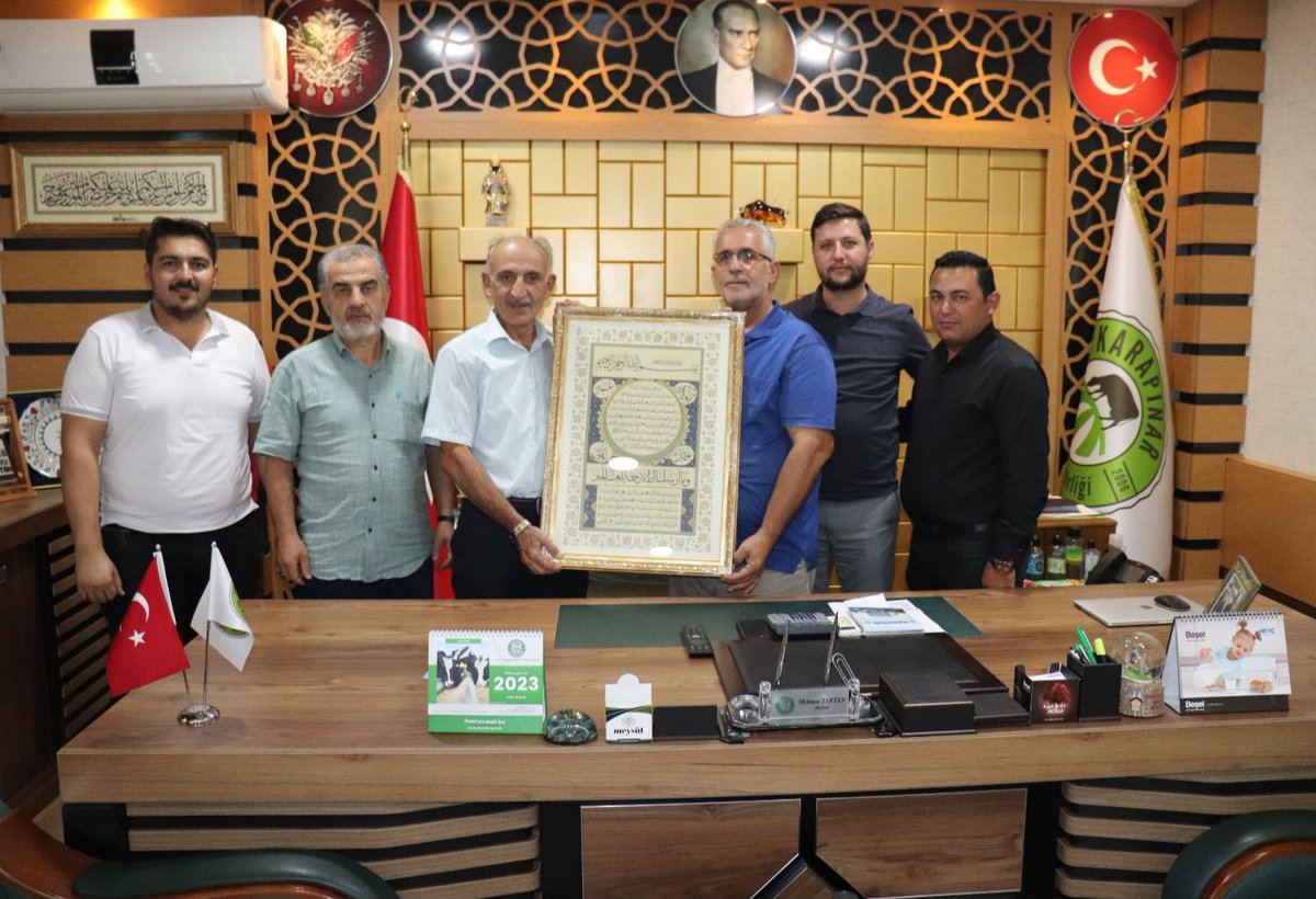 İlçe Müftümüz Dr. Sırrı Fuat ATEŞ hocamız Birliğimizi ziyaret ederek bizi onure etmiştir. İlçe Müftümüz Sayın Sırrı Fuat Ateş’e, Berat Kolay ve Mustafa Türk hocamıza nazik ziyaretleri için teşekkür ederiz.