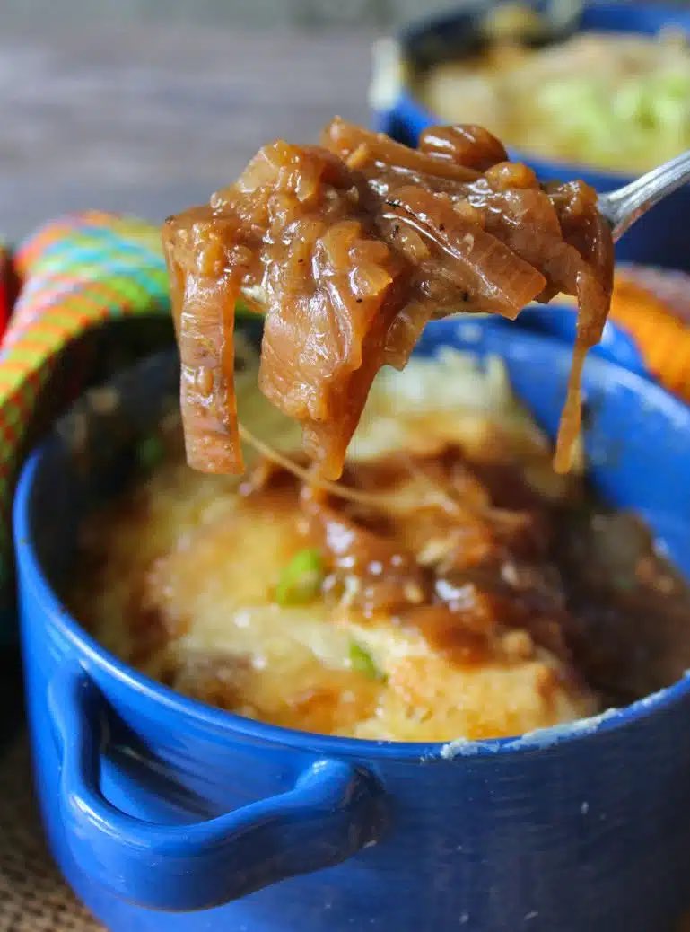 You will not find a French Onion Soup #recipe more authentic than this fantastic Julia Child’s French Onion Soup. 

Printable recipe card-> 
themccallumsshamrockpatch.com/2020/02/07/jul…