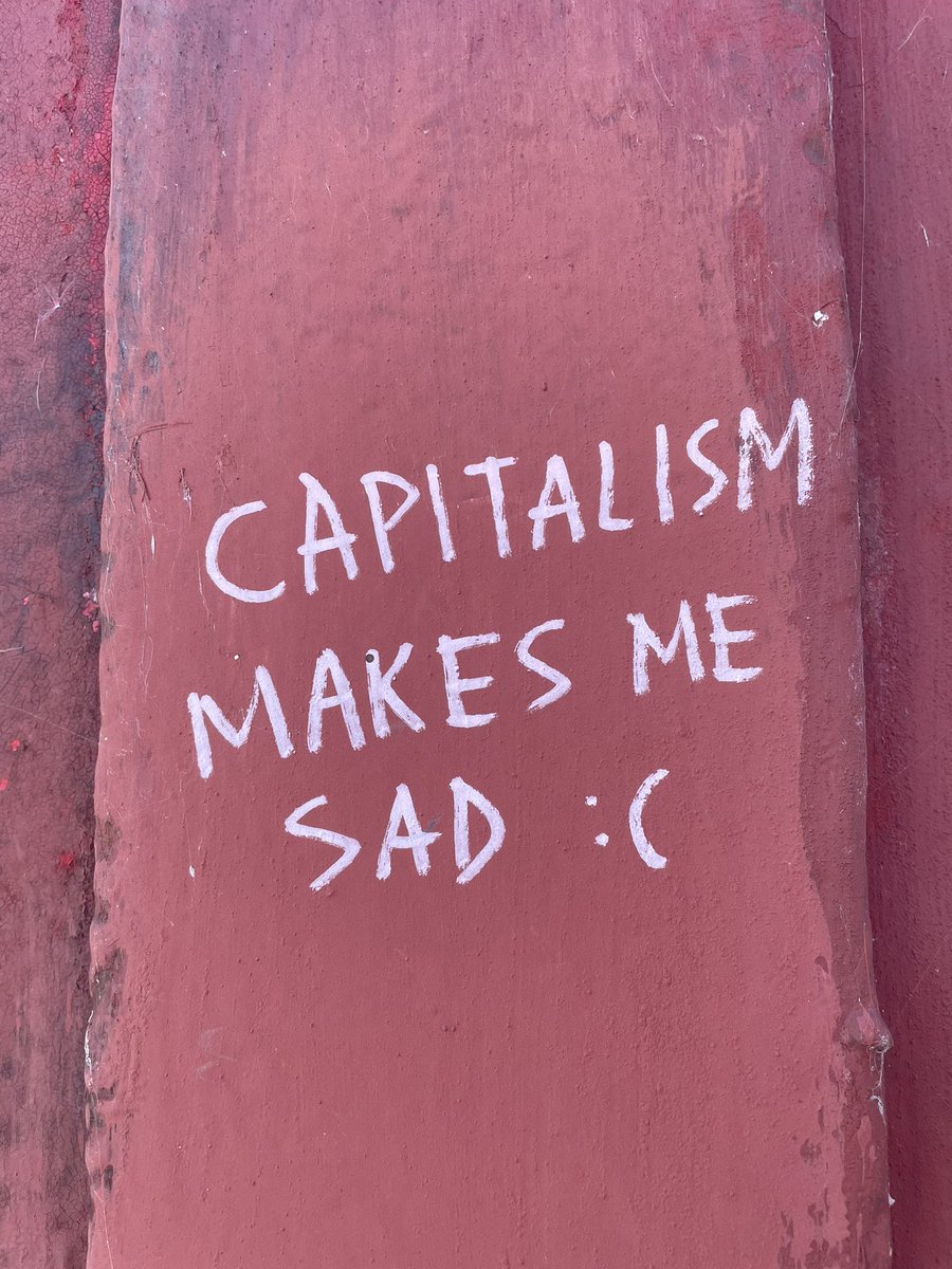 GraffitiRadical's tweet photo. "Capitalism makes me sad"
Spotted in Manchester, UK https://t.co/m82ee0MTna