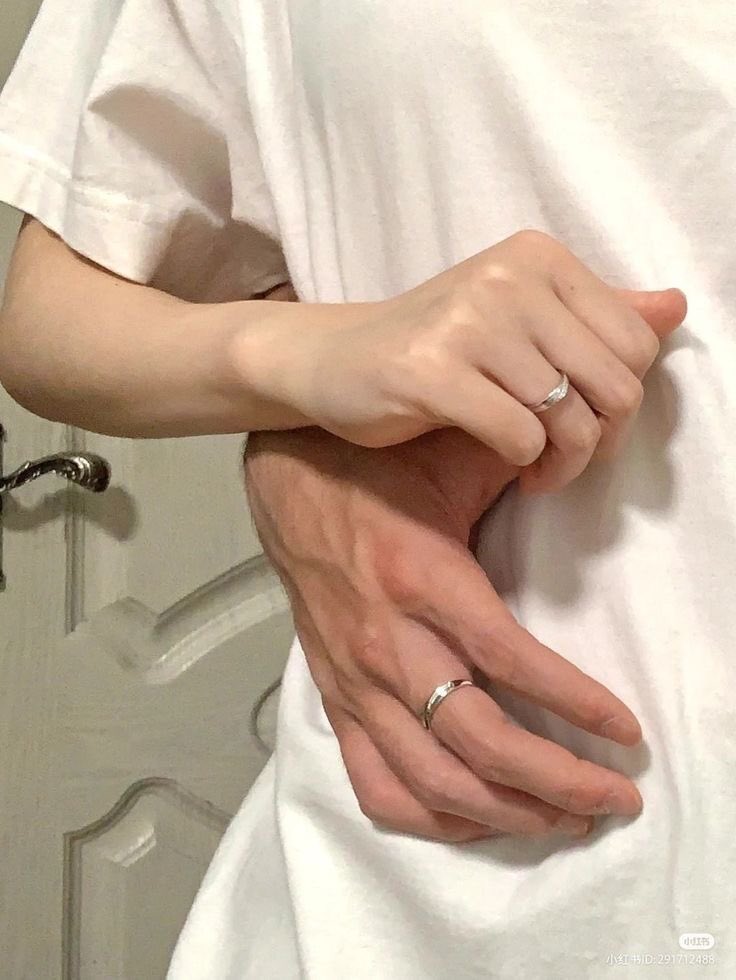 pphavonphat's tweet photo. 11 sep - He put on the ring I gave him and said ‘ yes I would. , my boyfriend ’

—— my 🐱 ( @vethus1198 ) https://t.co/KiAVYqM0AF