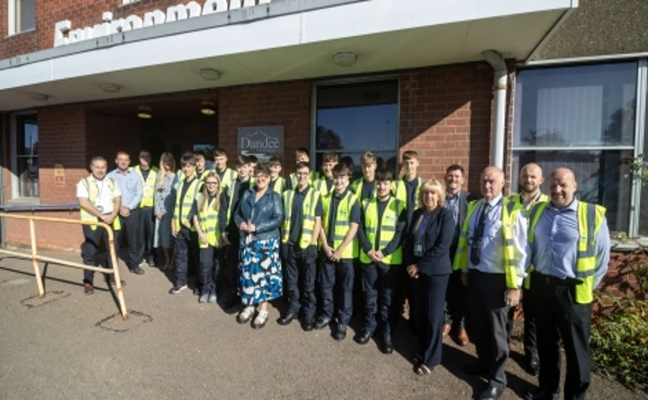 This year’s intake of Council Construction Services apprentices have been welcomed to the workforce by the Neighbourhood Regeneration, Housing &amp; Estate Management Depute Convener Lynne Short.
dundeecity.gov.uk/service-area/c…
#ScottishHousingDay