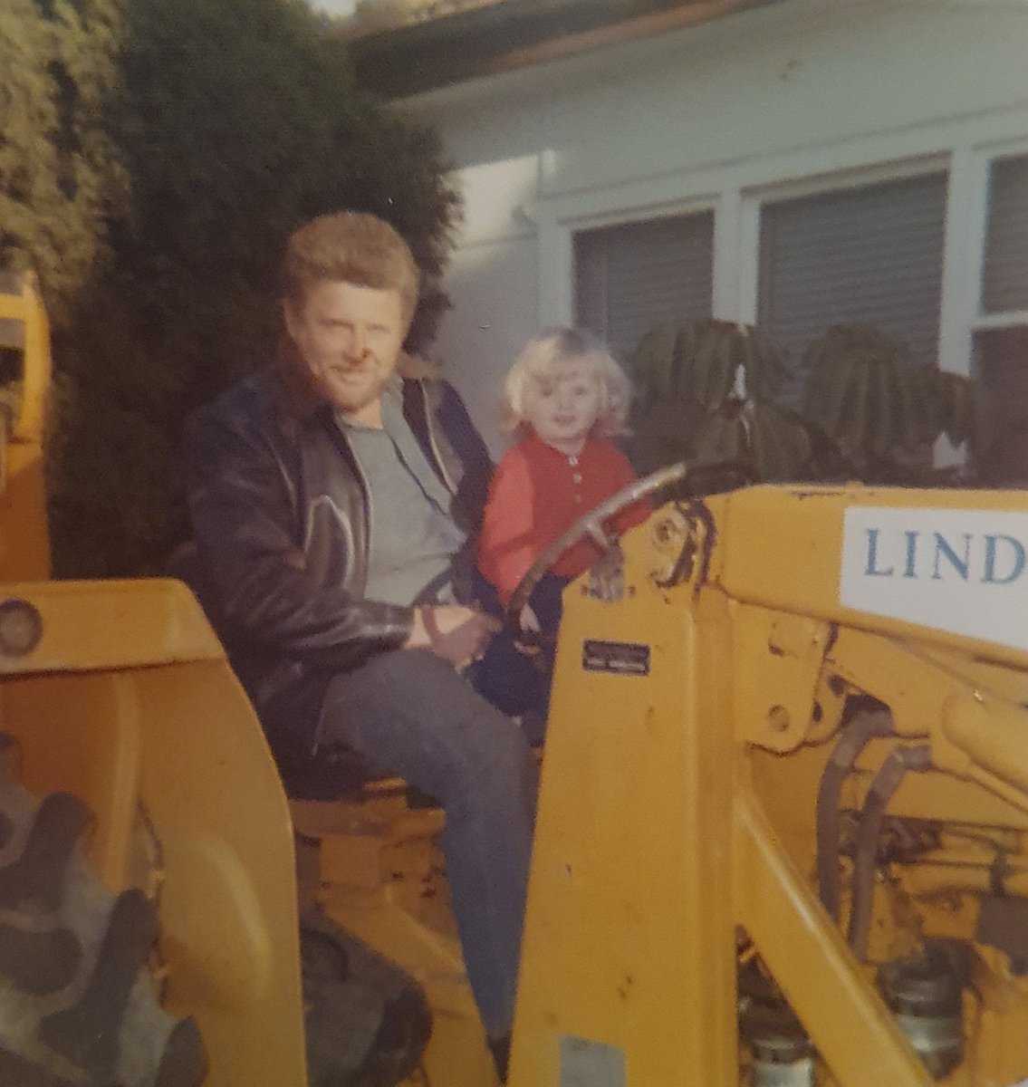 KelliG111's tweet photo. @GreeneFiona Thanks, I do. 49 years ago 🥰
#FlyHighBri https://t.co/gU1BqX2EHf