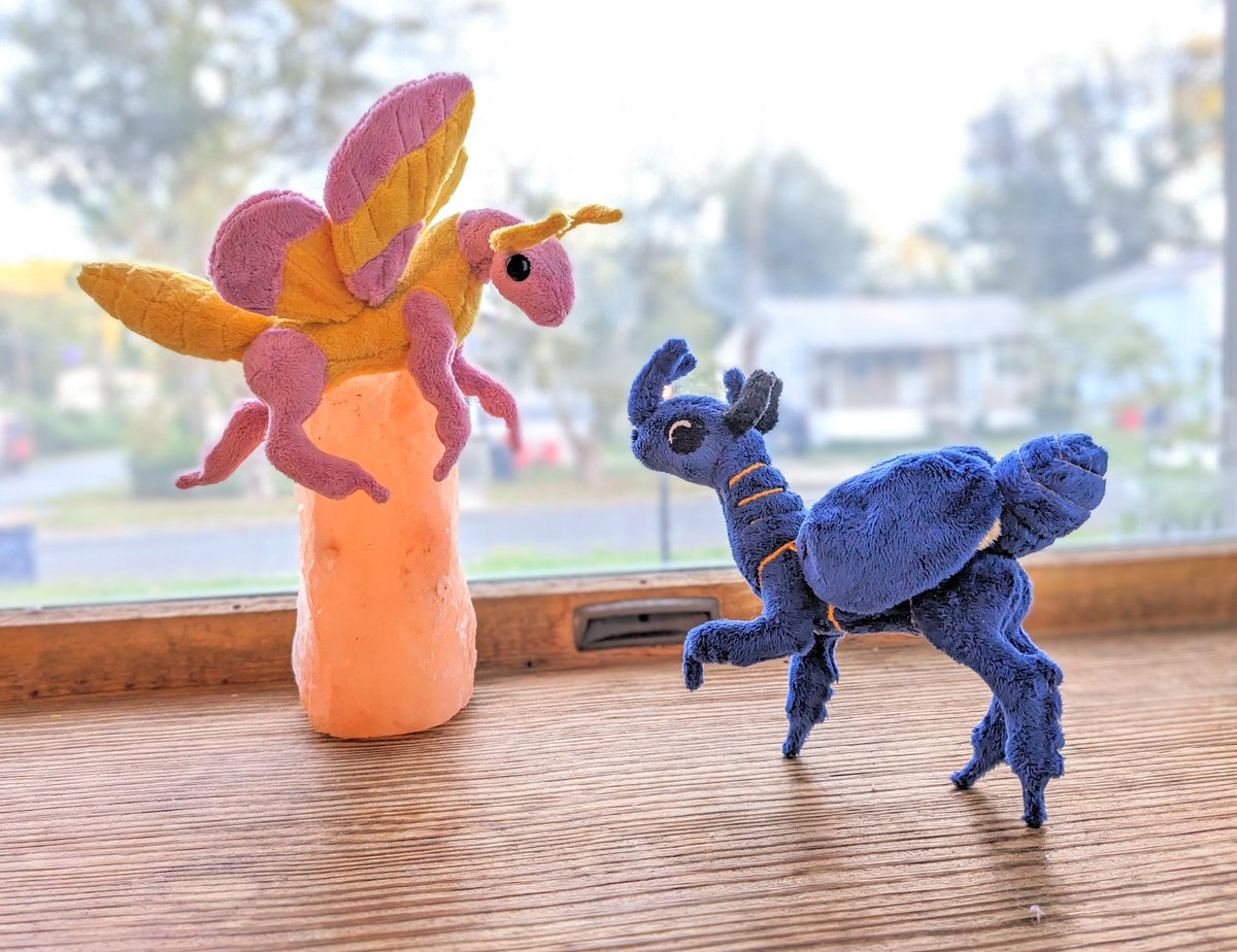 plushypuppy's tweet photo. A rosey maple moth "horsefly"! Because my beetle needed a friend.

About 6 inches tall from hoof to head, totally poseable with an aluminum wire skeleton. https://t.co/FpqyVHOtKd