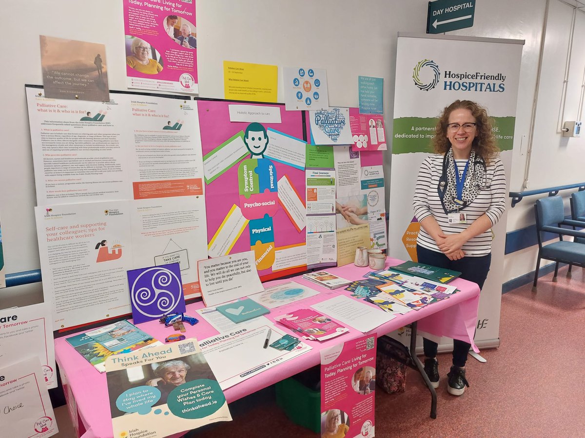 StColumcillesH1's tweet photo. To celebrate the 10th annual Palliative Care Week at St. Columcille's Hospital, our Palliative Care CNS, Leonie, and End of Life Care Coordinator, @MaureenOConne12 held an information stand to raise awareness &amp; support staff 🎀#pallcareweek10  
@IrishHospice @AIIHPC @NationalQPS https://t.co/3oftO3k6s9
