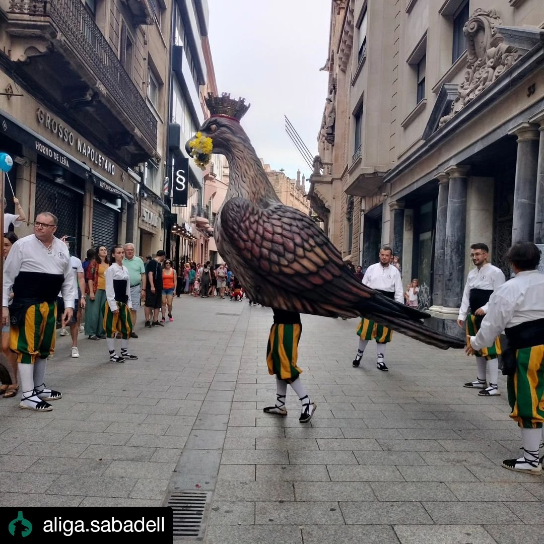 aliguesdecat's tweet photo. #Repost @aliga.sabadell

Seguici d'inici de festa major! 

#àliga #sabadell #fmsbd23 #bestiari #seguici #culturapopular
#AligaDeSabadell #AligaDeCatalunya #AliguesDeCatalunya #AliguesDelsPaisosCatalans #BallDeLAliga #DansaDeLAliga #FiguresZoomorfiques #ImatgeriaFestiva
#Bestiari https://t.co/XfWh3icRAZ