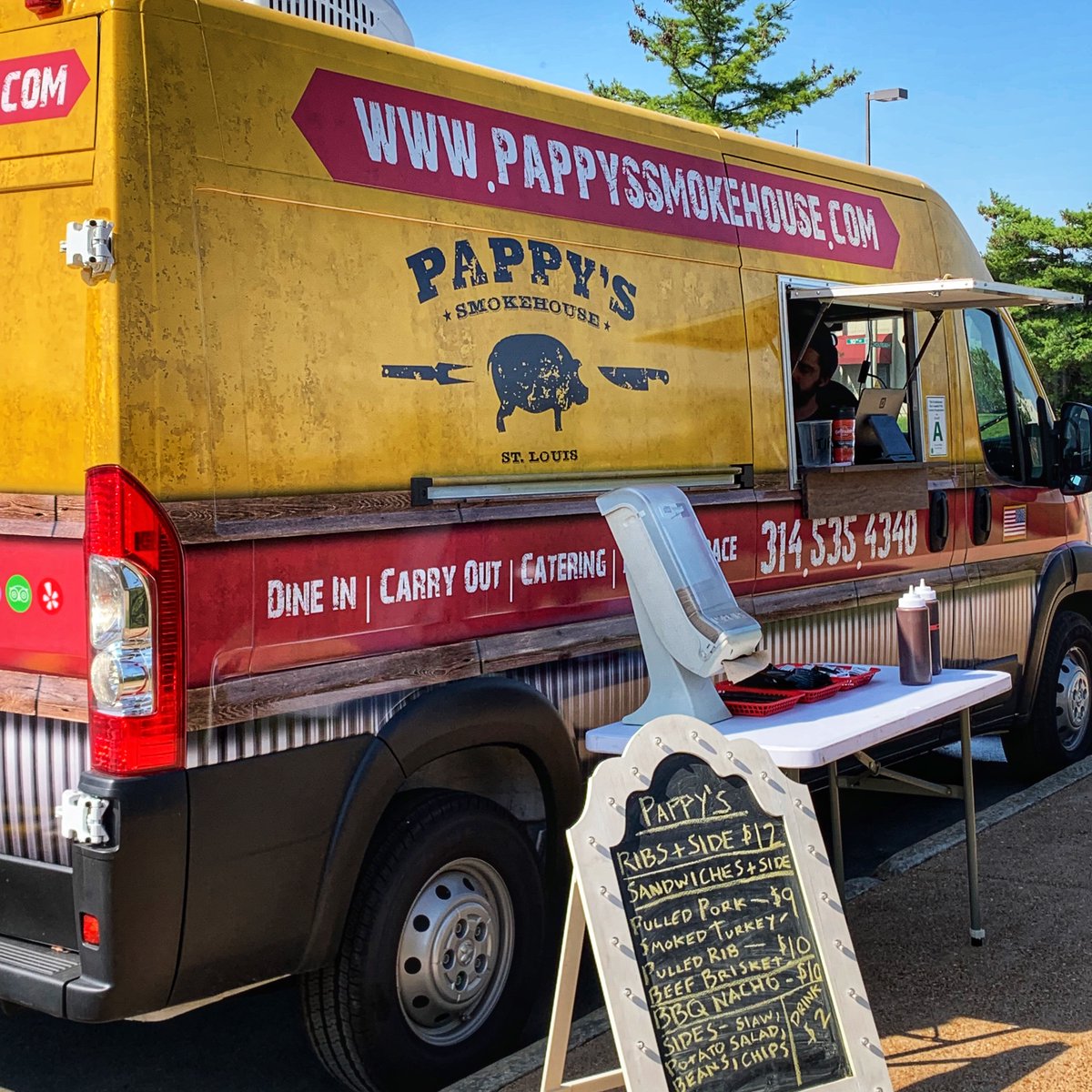 Pork, Brisket, Ribs and more! It's gonna be at tasty Harvest Festival! 

Be sure to mark your calendars for @SAUCEmag Harvest Festival on October 8! 

#pappyssmokehouse #pappysrollinsmoke #foodtruck #saucemagazine #stlevents #fallevents #fallfestivals #explorestlouis #eatlocal