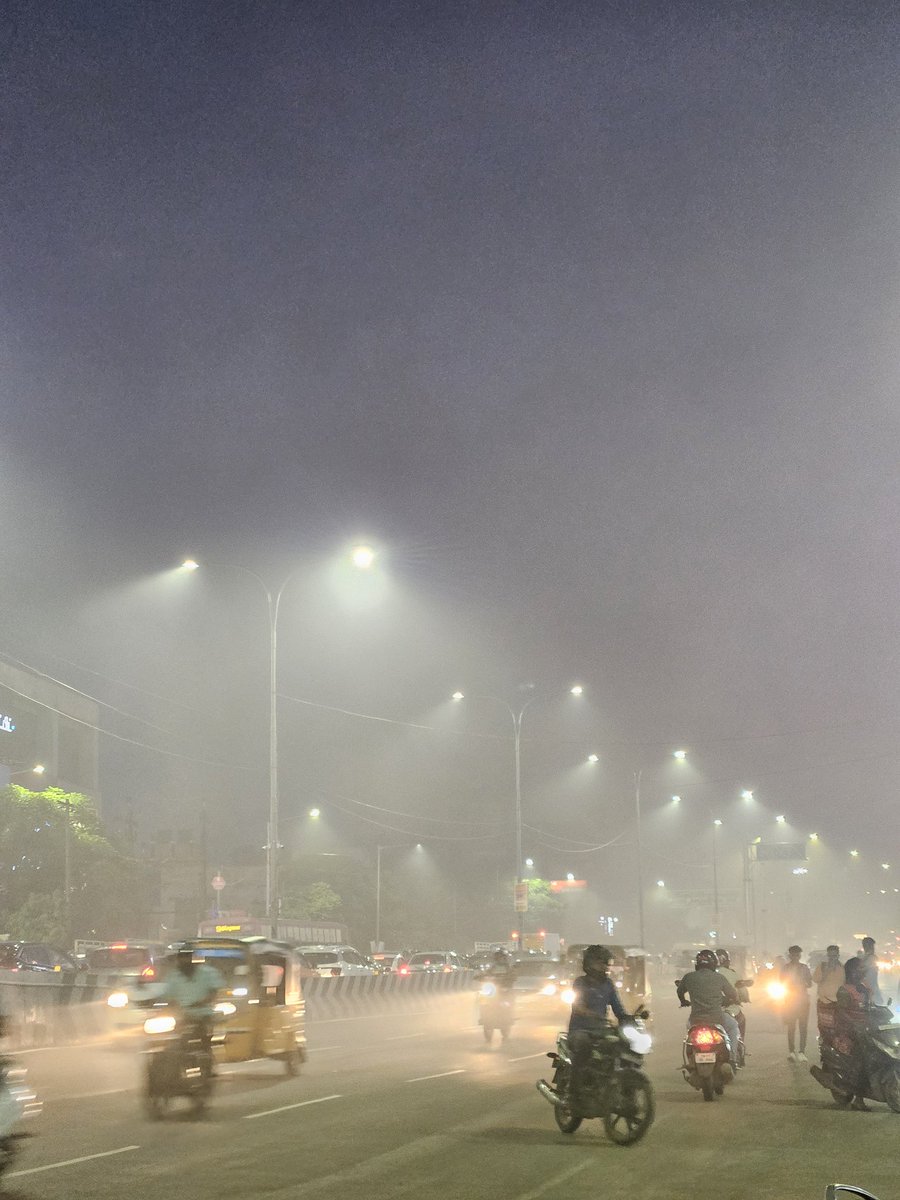 vibigraphy's tweet photo. Fire accident near velacherry chennai silks, heavy traffic jam towards kamatchi Hosp. Plan accordingly. https://t.co/tk1w7vbvzP
