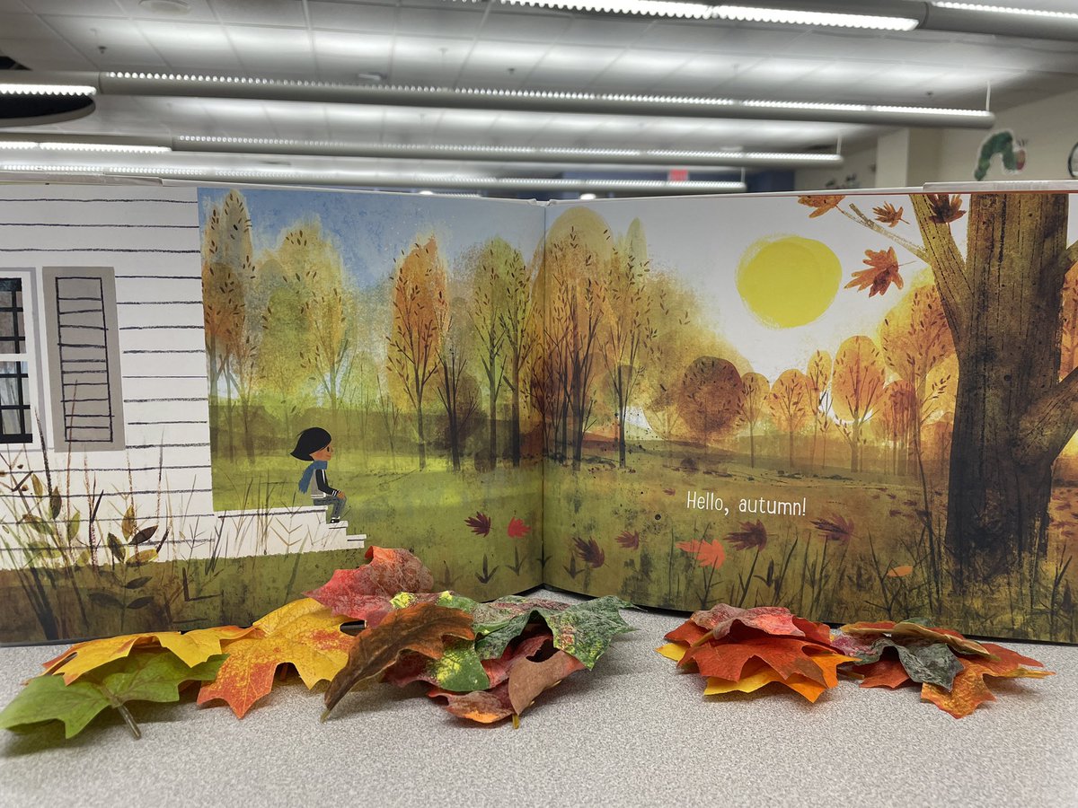 LeslieDiminnie's tweet photo. @HenryHolt @kenardpak 
Celebrate autumn with this beautiful book by Kenard Pak. Goodbye Summer, Hello Autumn. https://t.co/3wvquvL4mF