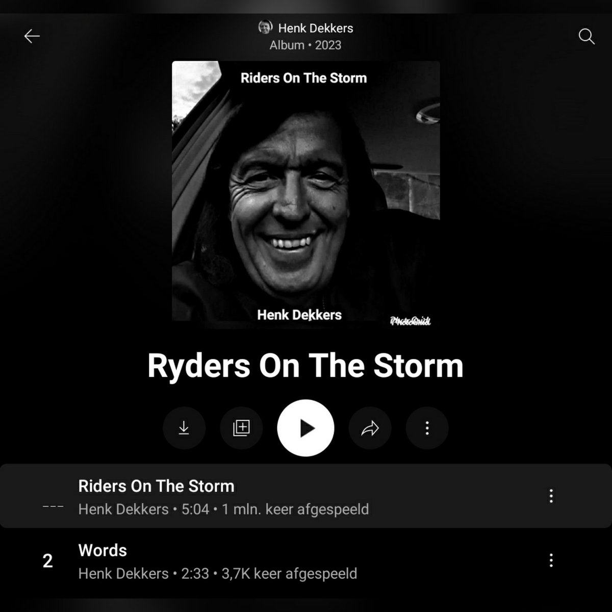 DekkersHenk's tweet image. And then suddenly you get a notafication that your song has been played 1 million times.......

music.youtube.com/watch?v=LZzxhp…