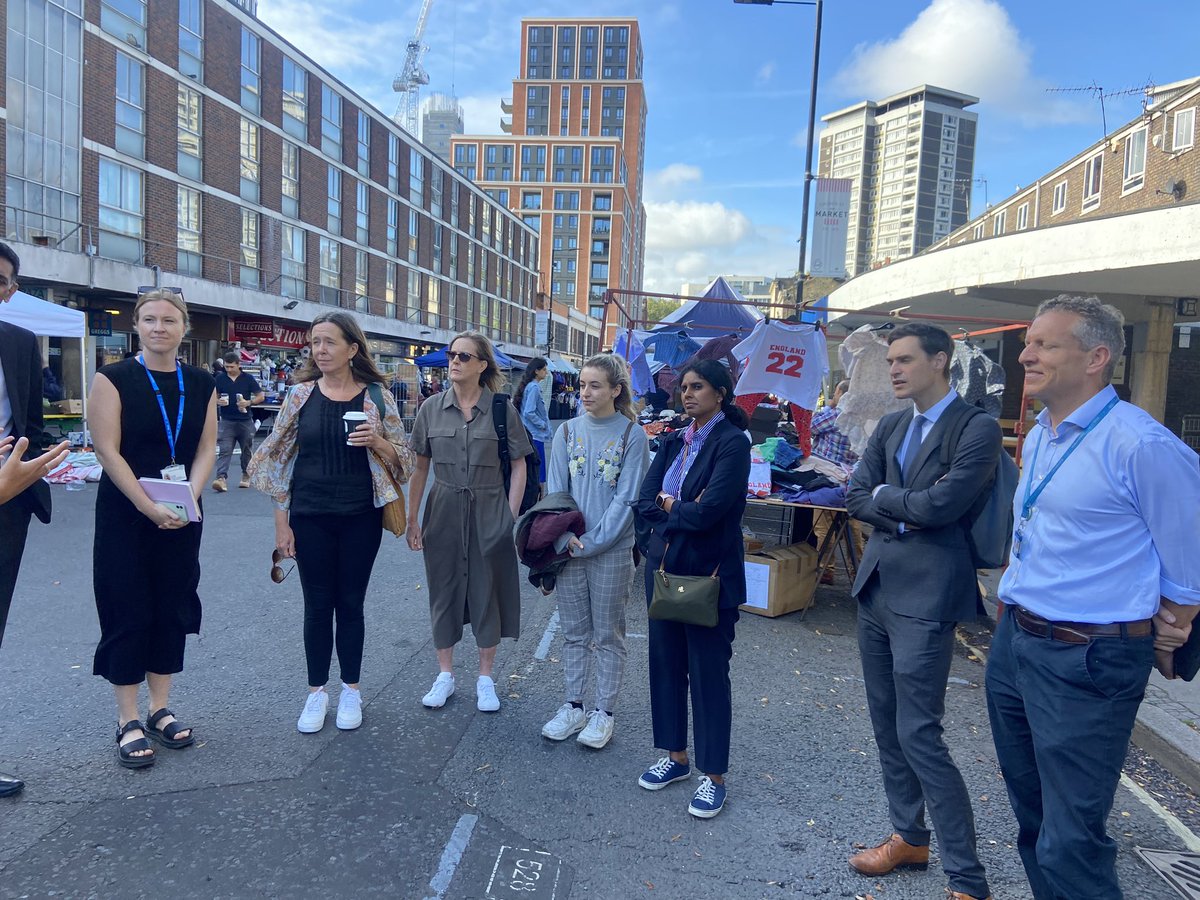 Meeting of NHS Assembly today on community walk in Westminster learning about poverty co-existing with affluence and impact on health and care. Thanks @BobKlaber and team