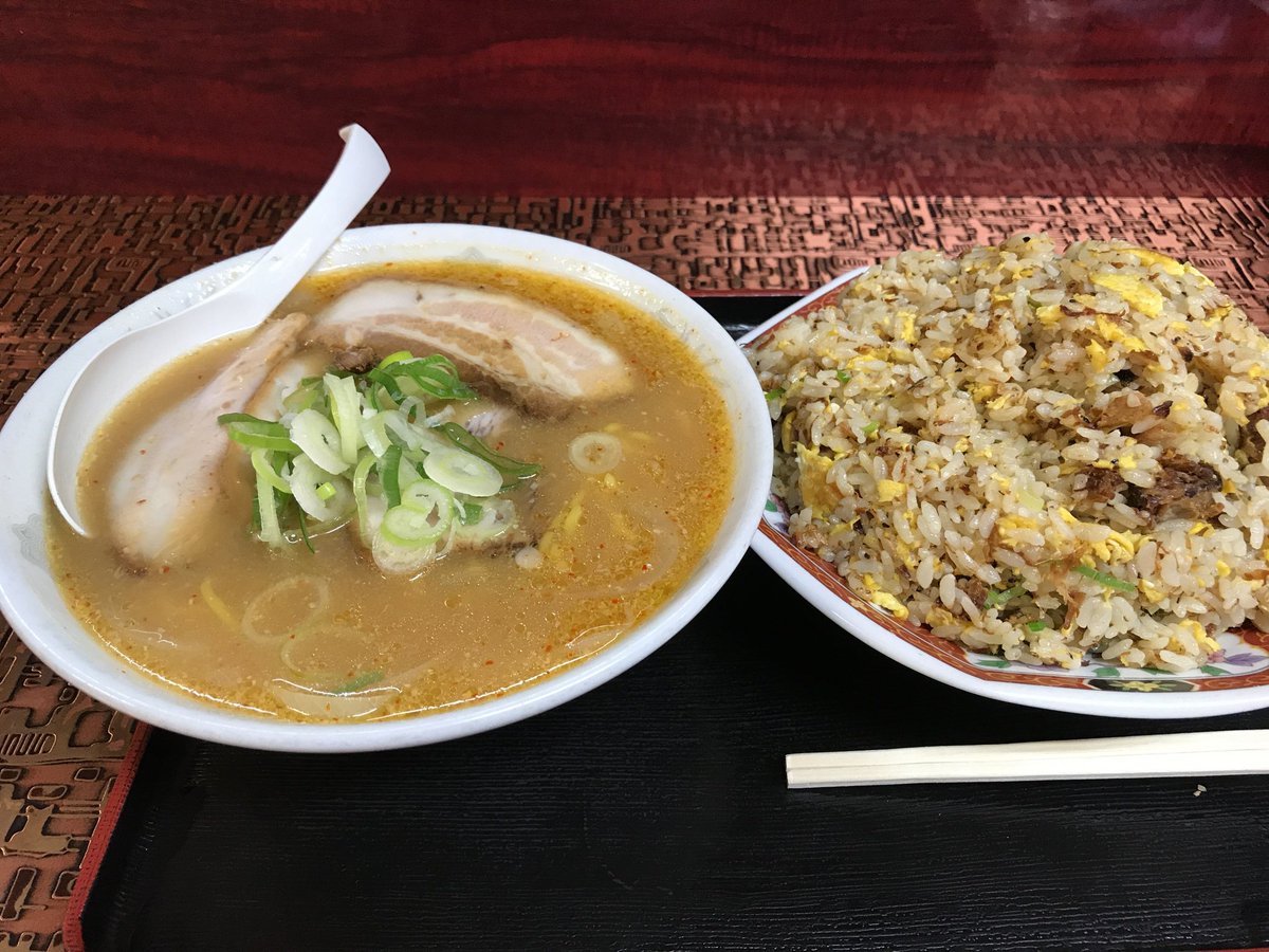 sakkurusan's tweet photo. チャーハンにスープという名のラーメンがついてくるでおなじみ、こく一番ですが。
完食を繰り返し、マスターに存在をマークされると明らかに量が増えてくるので気をつけよう https://t.co/d5M7ibXRdm