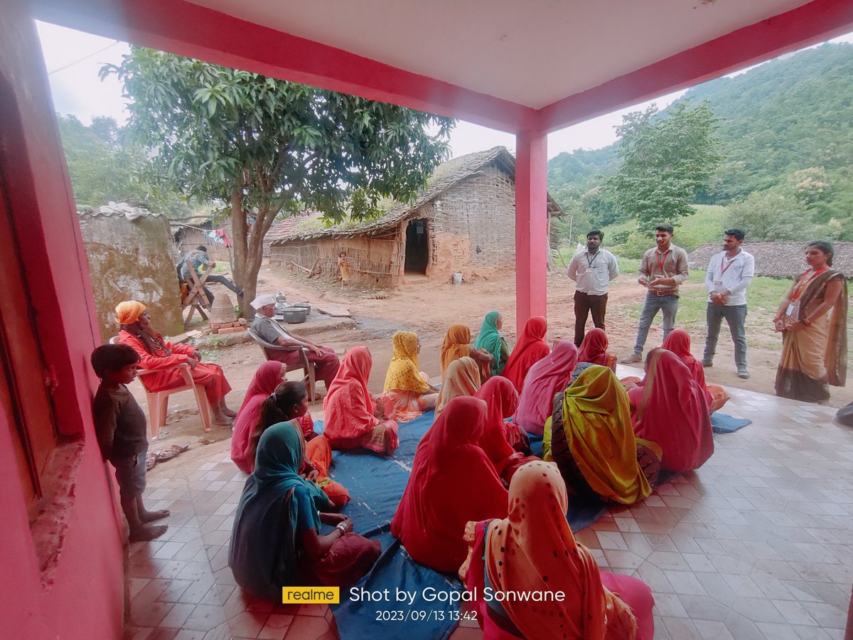 बड़वानी जिले के मुख्यमंत्री जन सेवा मित्रों द्वारा चल रहे जन संवाद के अंतर्गत महिला चौपाल का आयोजन किया गया।
#महीलाचौपाल #जनसंवाद 
#Barwani