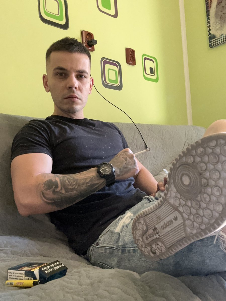 MasterBraz95's tweet image. Don’t ask ‘how much?’. I want your whole purse.

Skype: Balkan_Braz95

#cashmaster #findom #alphamale #sneakersworship