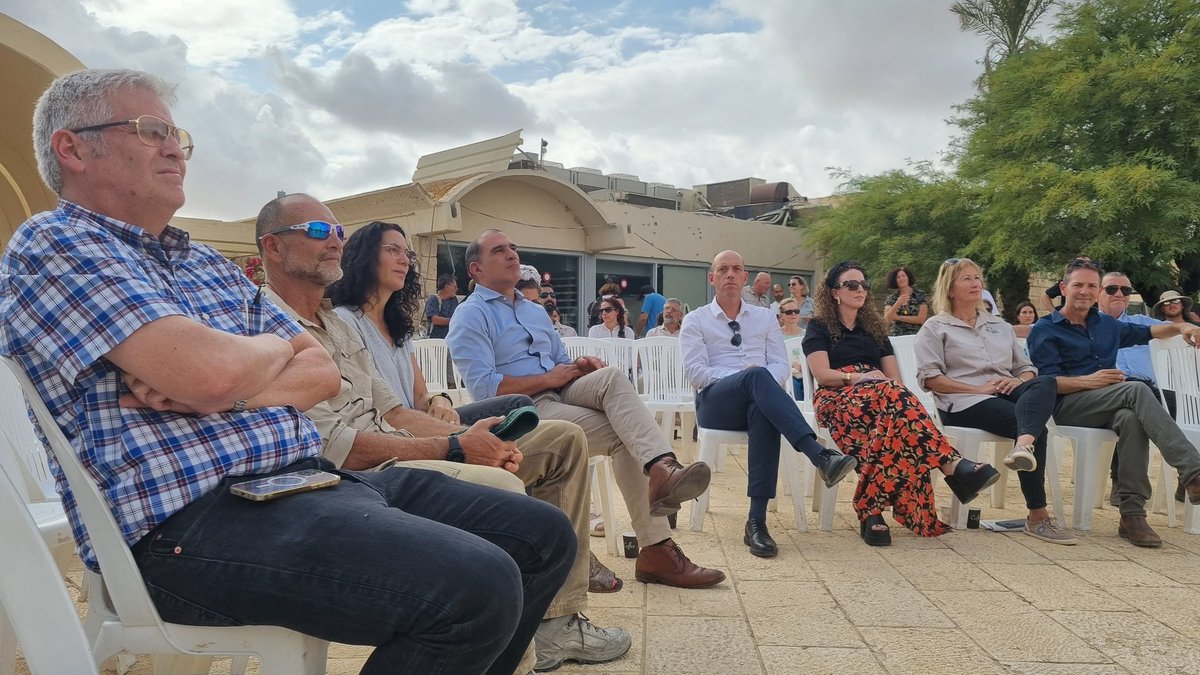 ilana curiel tweet media