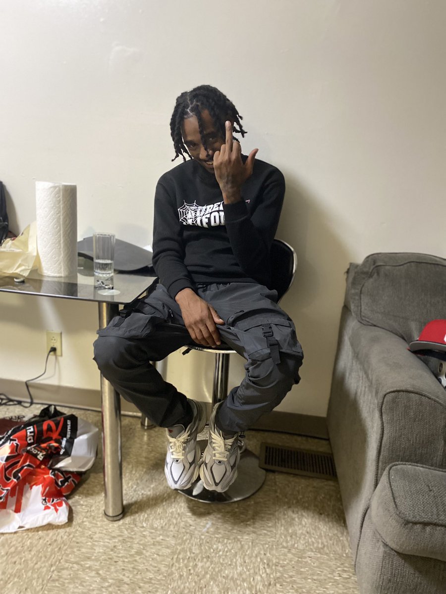 Freaky_Russ's tweet image. I love you Bitch ass niggas 😭💪🏾