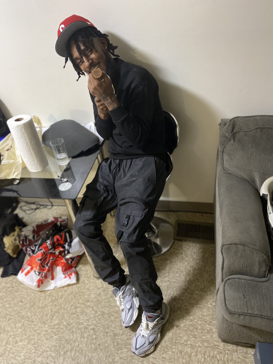 Freaky_Russ's tweet image. I love you Bitch ass niggas 😭💪🏾