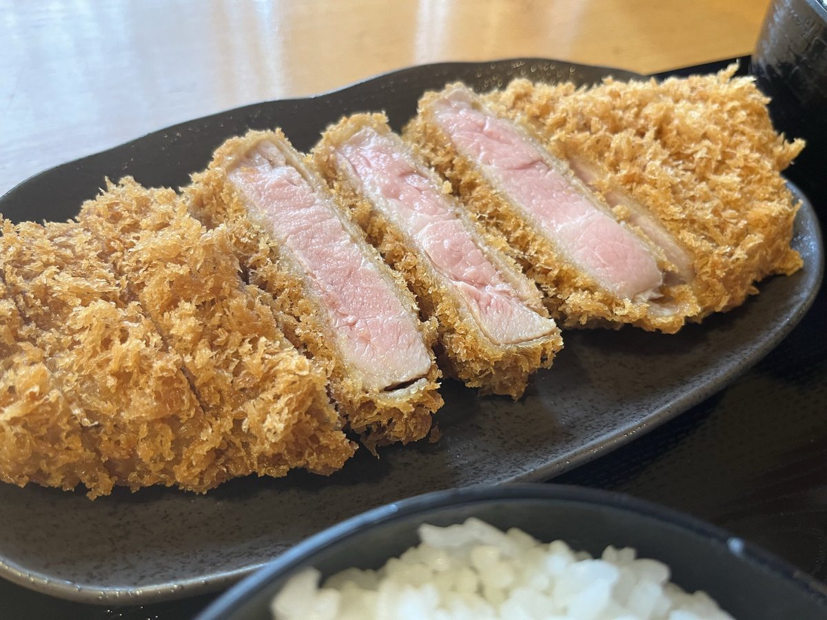 0Gdwhd's tweet photo. この間休日出勤のご褒美に上司から昼飯奢ってもらったww
ウマスギタ https://t.co/8bi3aN5vMo