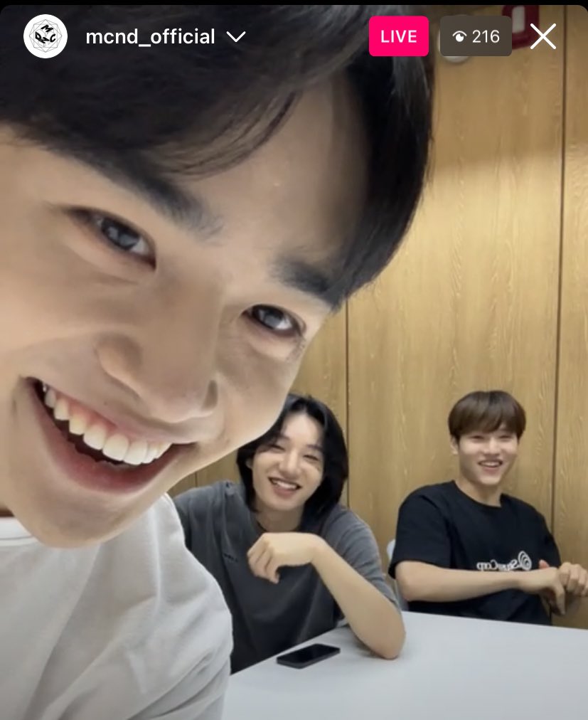 Minhuixjun's tweet photo. I love them so much😭🩵 https://t.co/hCnJMBgowX