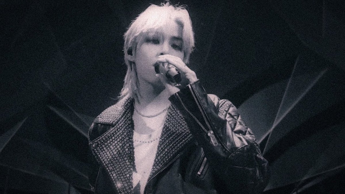 kookvtwins's tweet photo. but baby, you’re still blue 𓂃⋆ https://t.co/nv7adQlqLc