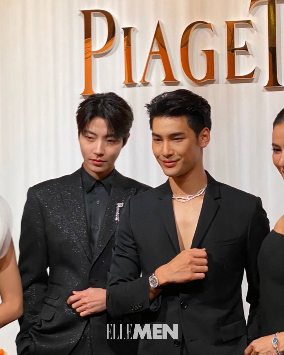 ElleMenThailand's tweet photo. ลูกรักพระเจ้า! #หวังอินฮยอบ และ #อาโปณัฐวิญญ์ ที่งาน ‘Piaget Maison of Extraleganza Gala Dinner’ ที่บินลัดฟ้าจากสวิสมาจัดขึ้นที่ประเทศไทย เฉลิมฉลองการมาเยือนของนิทรรศการโชว์เคสคอลเล็กชั่นไฮจิวเวลรีกว่า 12 ชิ้นจาก @Piaget 

#Nnattawin #HwangInYoup 
#Piaget #MaisonOfExtraleganza https://t.co/SwpbC7K8nJ