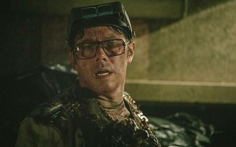 Another #Openingthearchives with a particularly gorey #bespoke costume worn by #ReeceShearsmith as Steele in <a href="/HighRise_movie/">High-Rise</a> designed by Odile Dicks-Mireaux.

Covered in fake teeth and blood, this would make a brilliant #Halloween costume! 

ebay.co.uk/itm/1347161210…