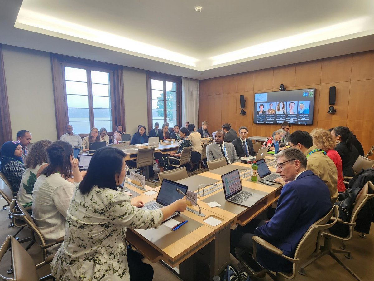 ⚡️Happening now⚡️

Packed room as labor and enviro voices from around the world tell global trade leaders:

📢Critical minerals are needed for the green transition, BUT trade in these materials must not put workers and the planet at risk.  #WTOPublicForum