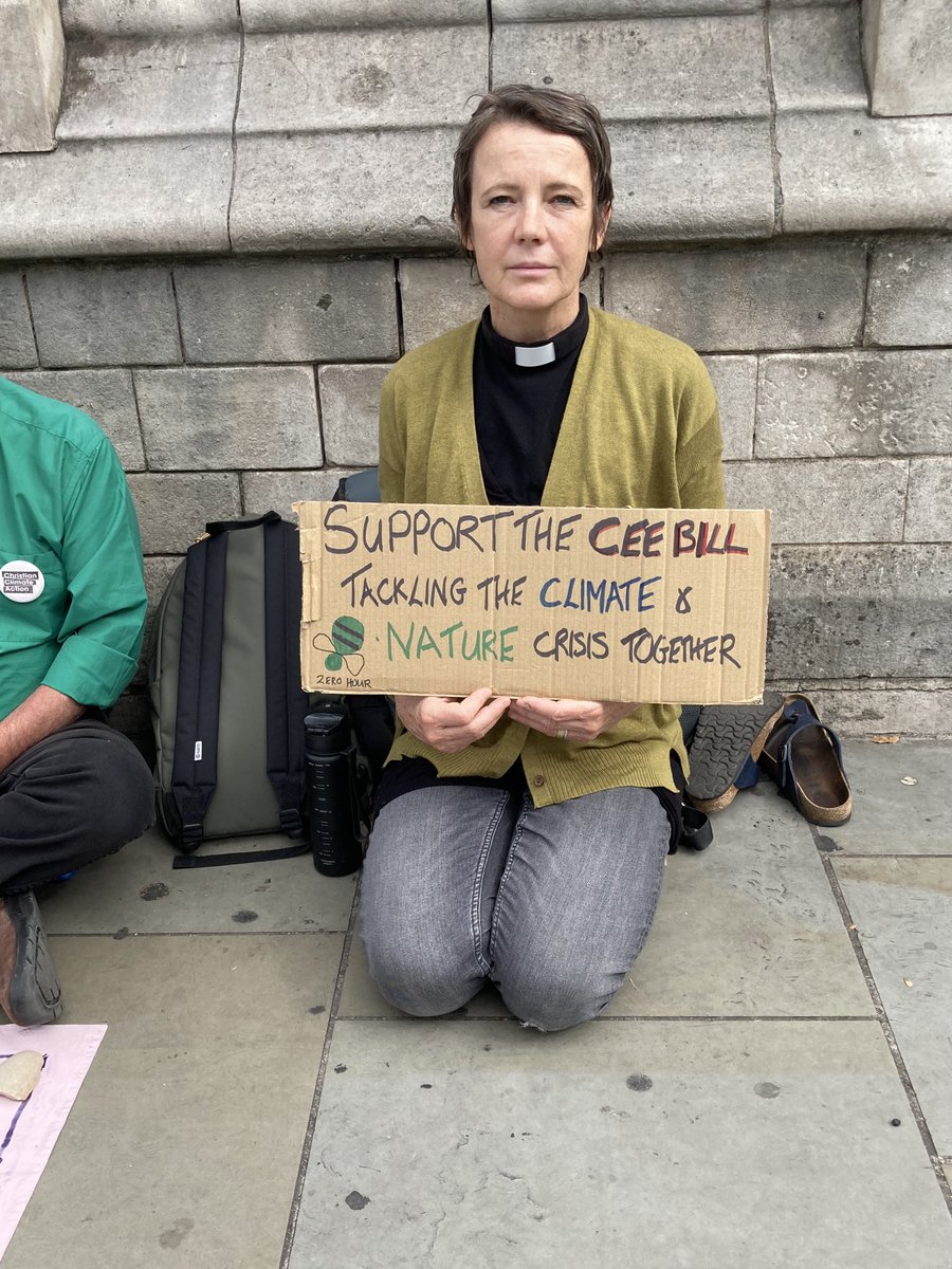 Prayers for ⁦<a href="/cebill_now/">Zero Hour 🌍</a>⁩ outside Parliament today as ⁦<a href="/_OliviaBlake/">Olivia Blake MP</a>⁩ holds a briefing for the bill at 5.30 for MPs. We need MPs from all parties to support the bill tackling climate and nature crisis together. ⁦@CClimateAction⁩