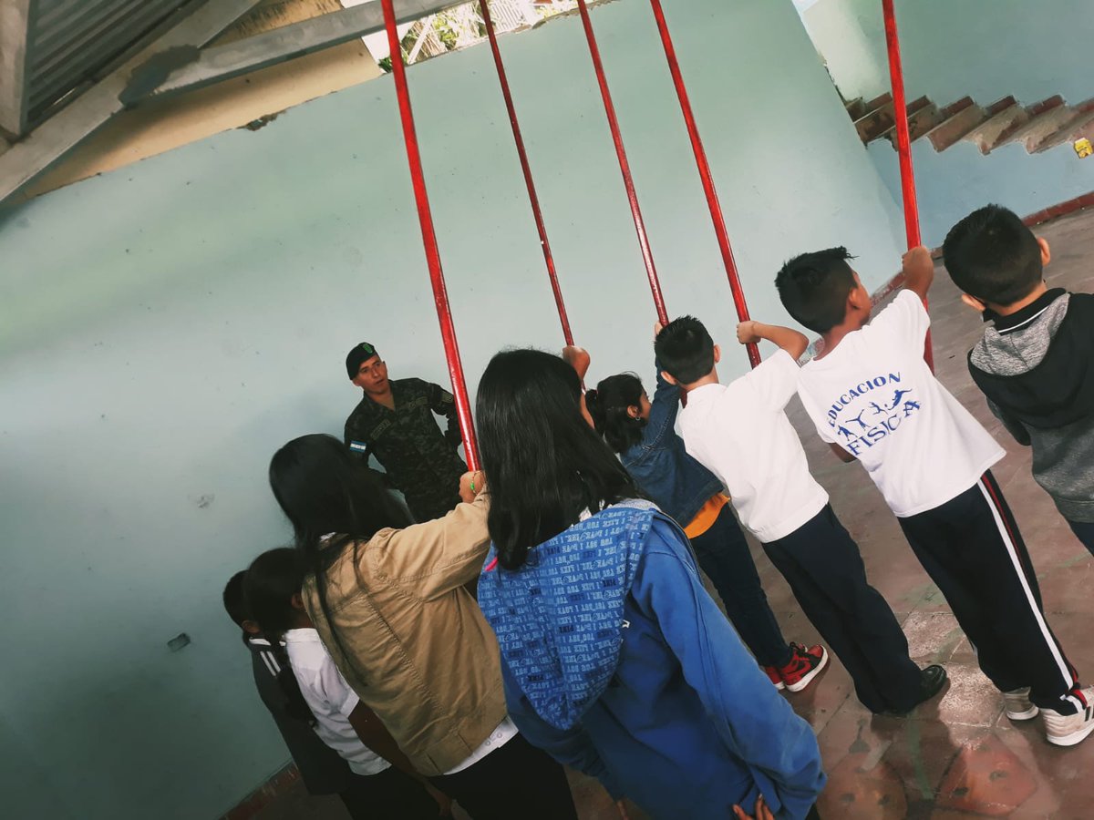 FFAAHN's tweet image. La 120 Brigada de Infantería está comprometida con la educación en Santa Rosa de Copán, Copán. Seguimos apoyando escuelas locales con Ejercicios de Orden Cerrado #EDOC, entre ellas Manuel Bonilla, Santo Domingo Sabio, Centro de Educación, Prebásica Federico Canales.