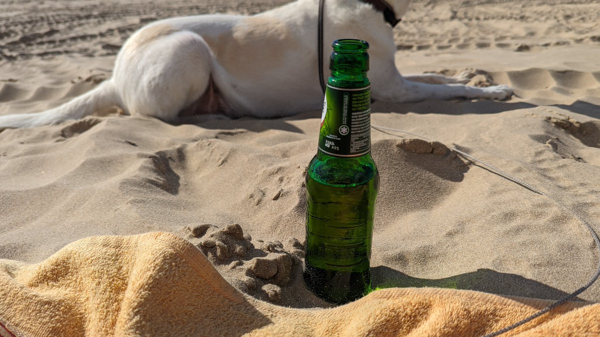 dr_max_power's tweet photo. Kein Bier vor vier?
Als ob, ich habe Urlaub
#plopp 🍺🏖️ https://t.co/HTdimN09XD