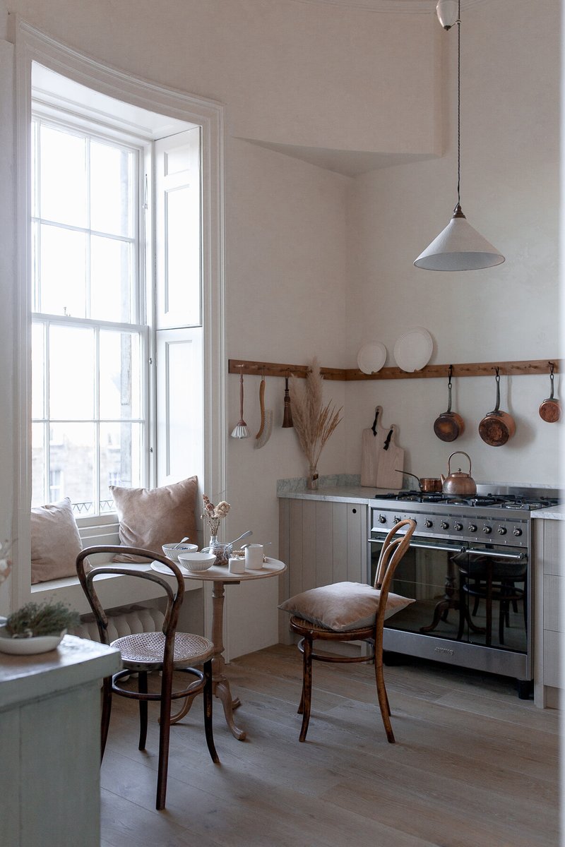deVOLKitchens's tweet photo. KitchenTour: A calm and impossibly gorgeous kitchen for a home in Edinburgh... https://t.co/6gLOS0Q2Hm #HandmadeKitchen https://t.co/PTzicx9Ref