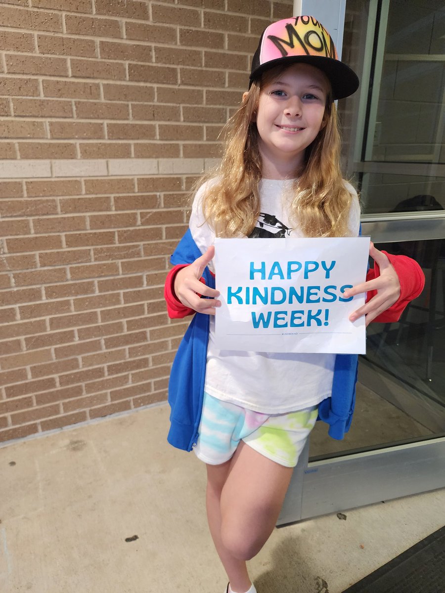 JMooretx's tweet image. Our KAs with the BIG morning energy getting us all pumped for the day! 💙💙 @lisdbekind #LisdBekind #betheone #OneLisd